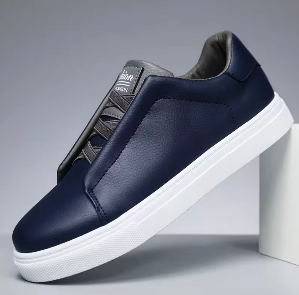 Men’s Fashionable Solid-Color Casual Shoes
